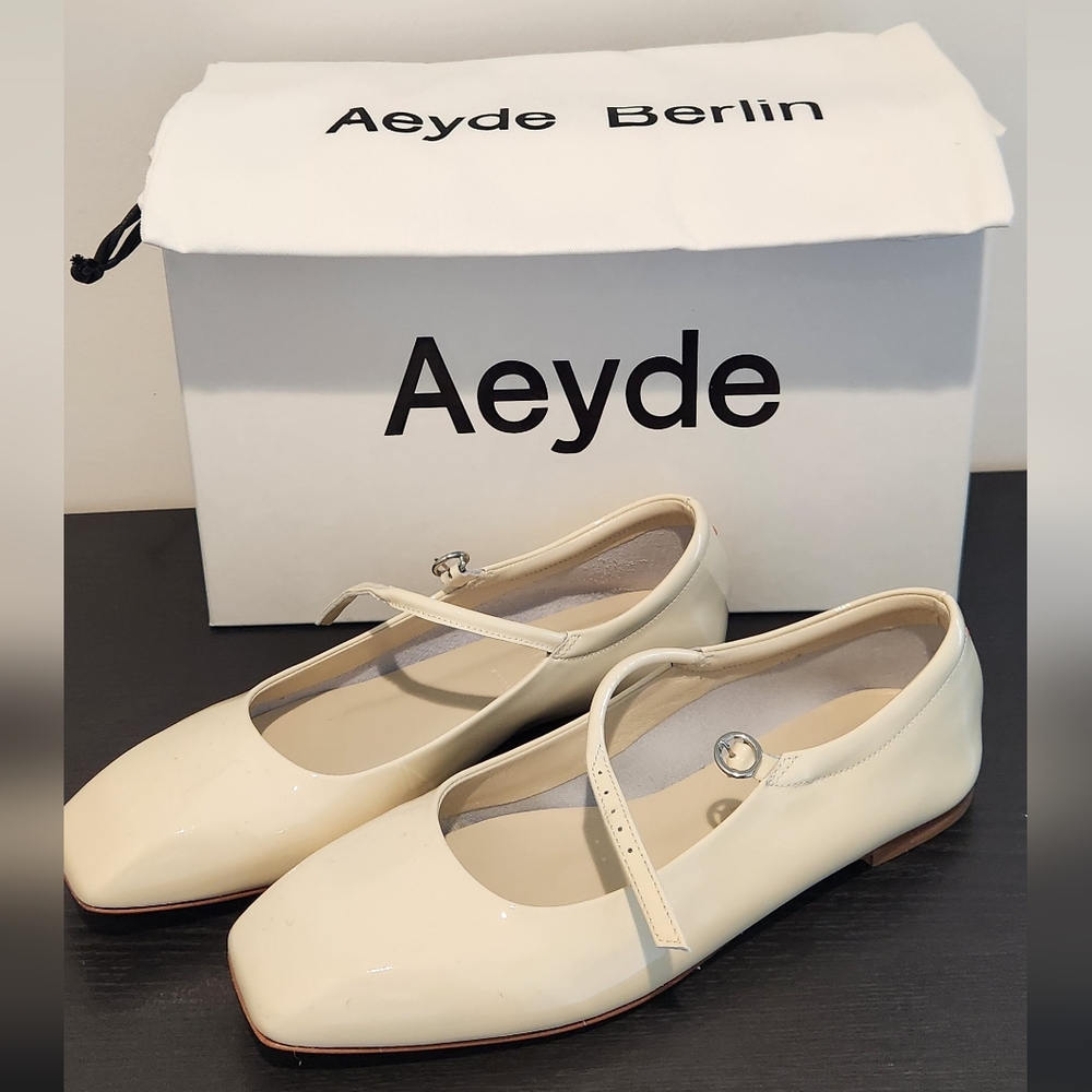 Aeyde Uma Leather Mary-Jane Flats Creamy Patent Size 37.5 New With Tags